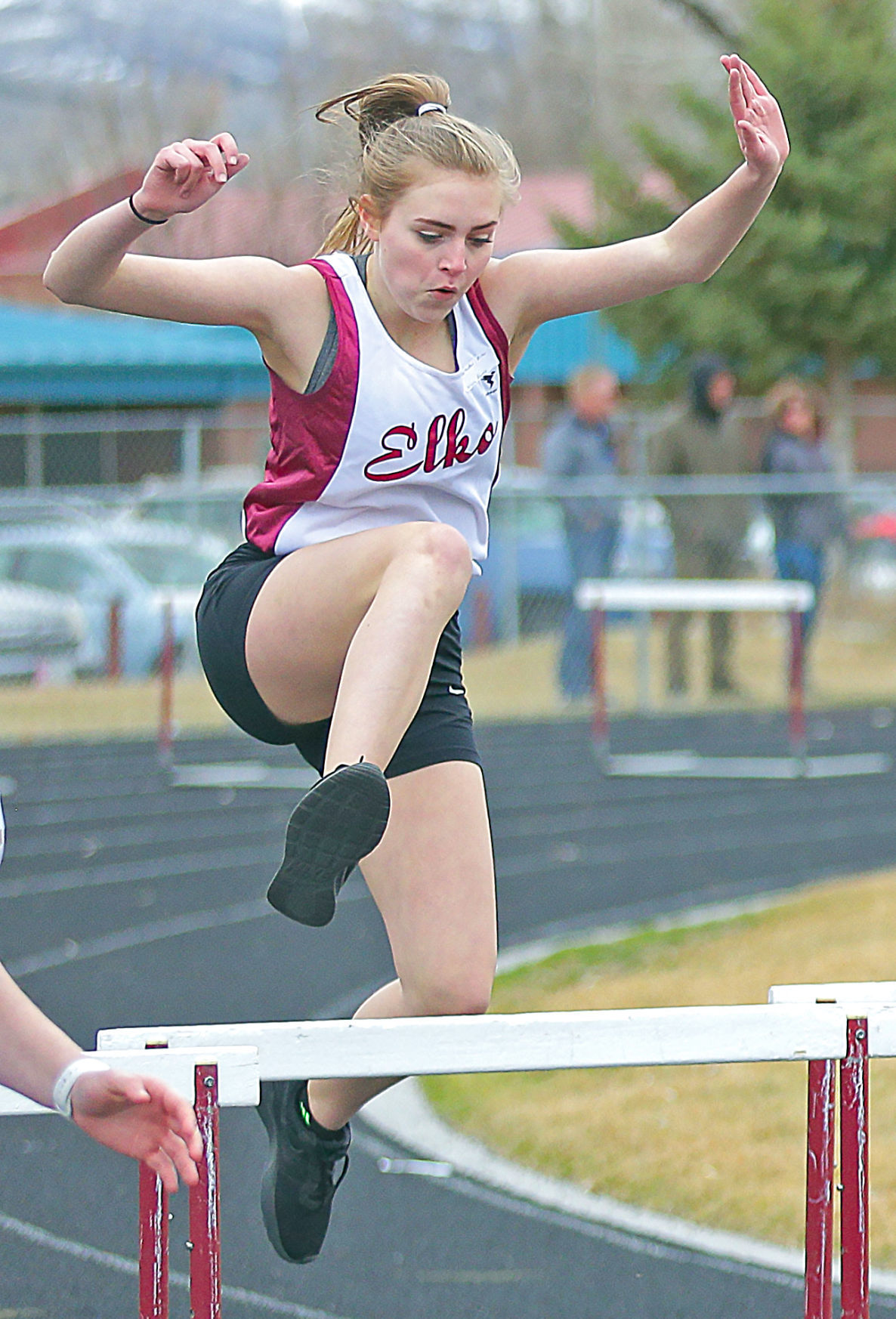 031120-elk-spt-elko-track-briana-vance.jpg